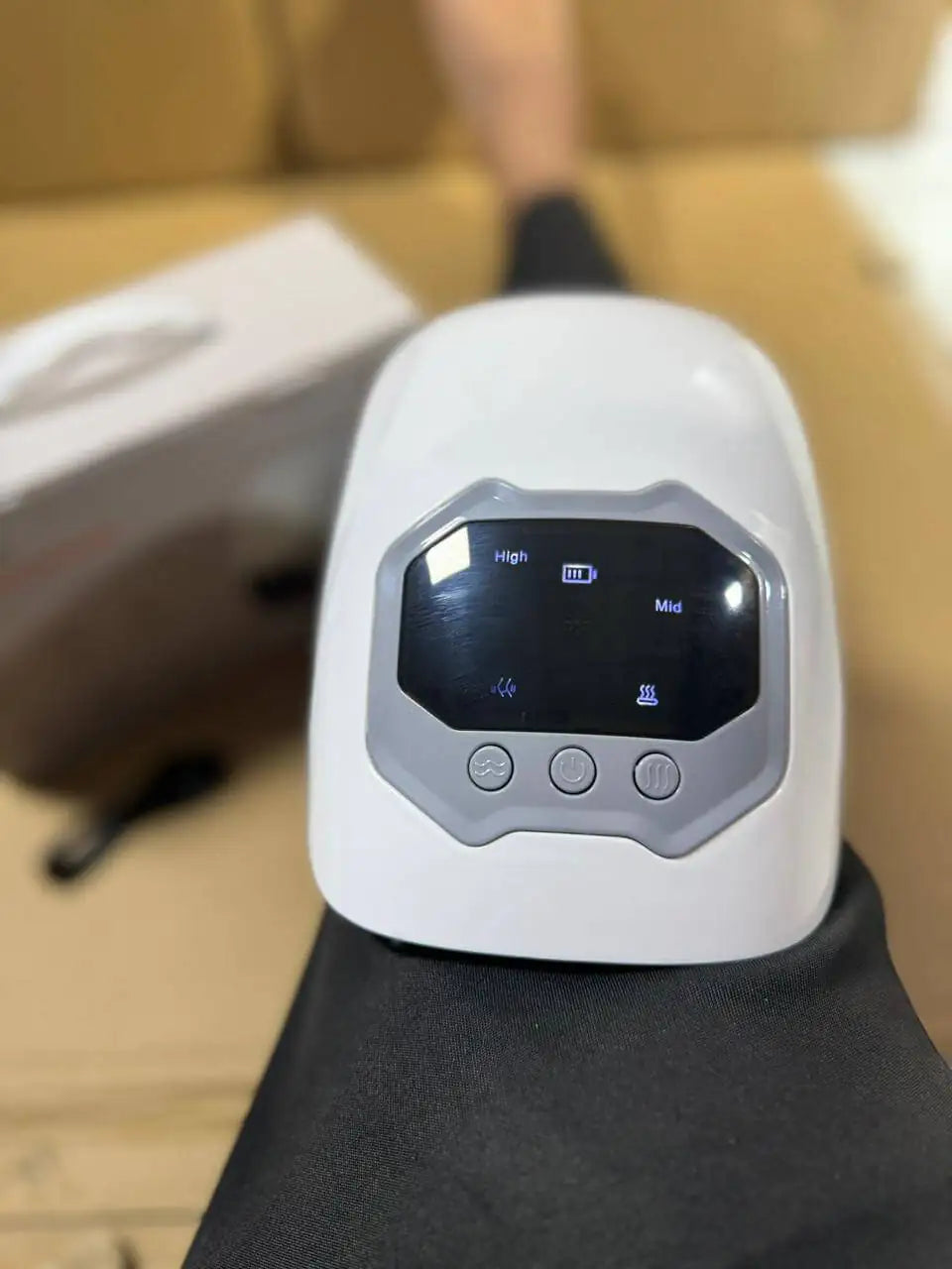 Cordless Smart Knee Massager – Vibration Therapy for Joint Pain Relief ( With 1 Year Warranty)